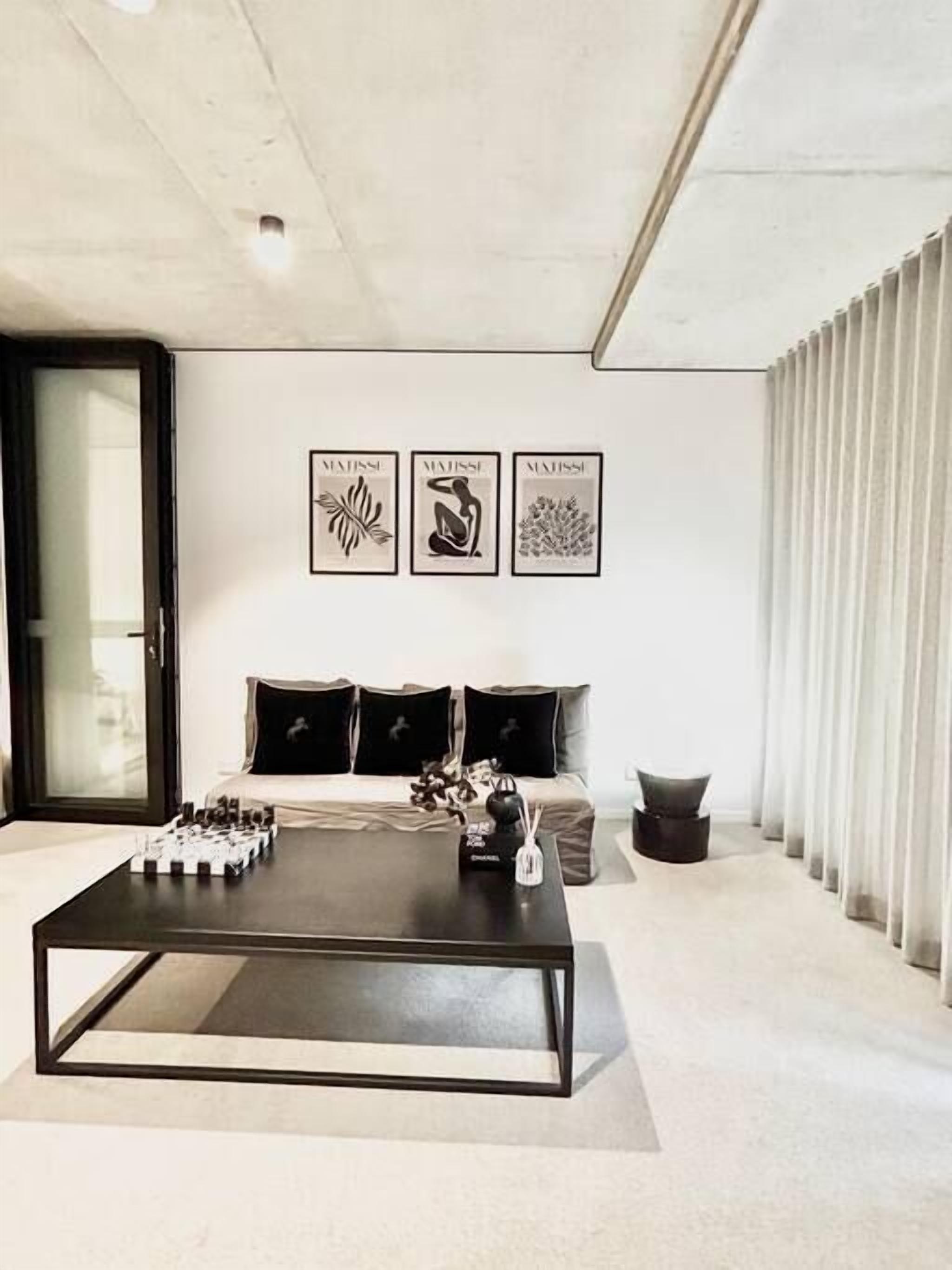 Black Diamond by ParberyProperty