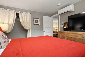 1 bedroom, desk, iron/ironing board, WiFi