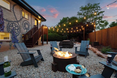 Desert Views • Fire Pit • Hot Tub • Walkable