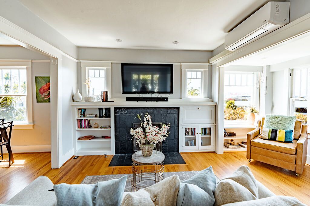 Modern Beach Retreat Walk to Everything