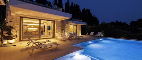 Deluxe Villa, 5 Bedrooms, Non Smoking, Private Pool | Terrace/patio
