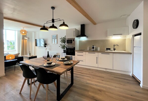 Fridge, microwave, oven, stovetop
