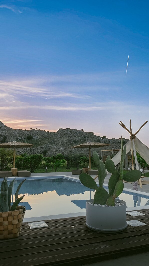 Alberca al aire libre por temporada