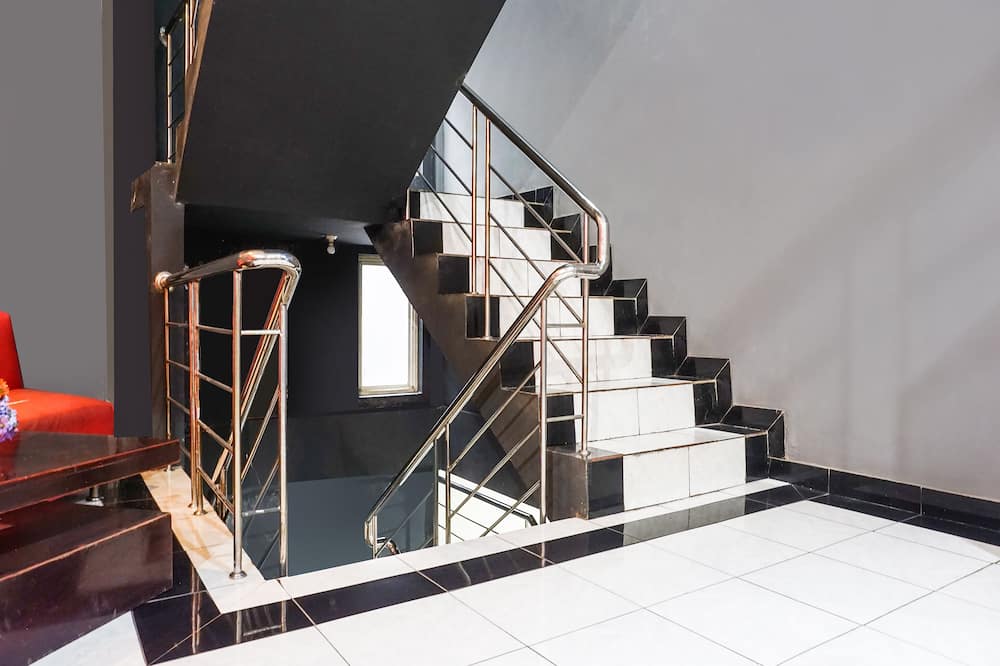 Hotel O Makassar near Mall Panakukkang formerly Sayang Home Stay
