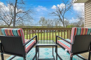 Studio Suite, 1 Queen Bed, Balcony, Golf View (Happy Place Hideaway) | Terrace/patio