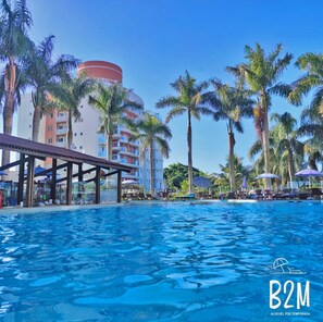 Outdoor pool - Home Clube Beto Carrero (Penha)