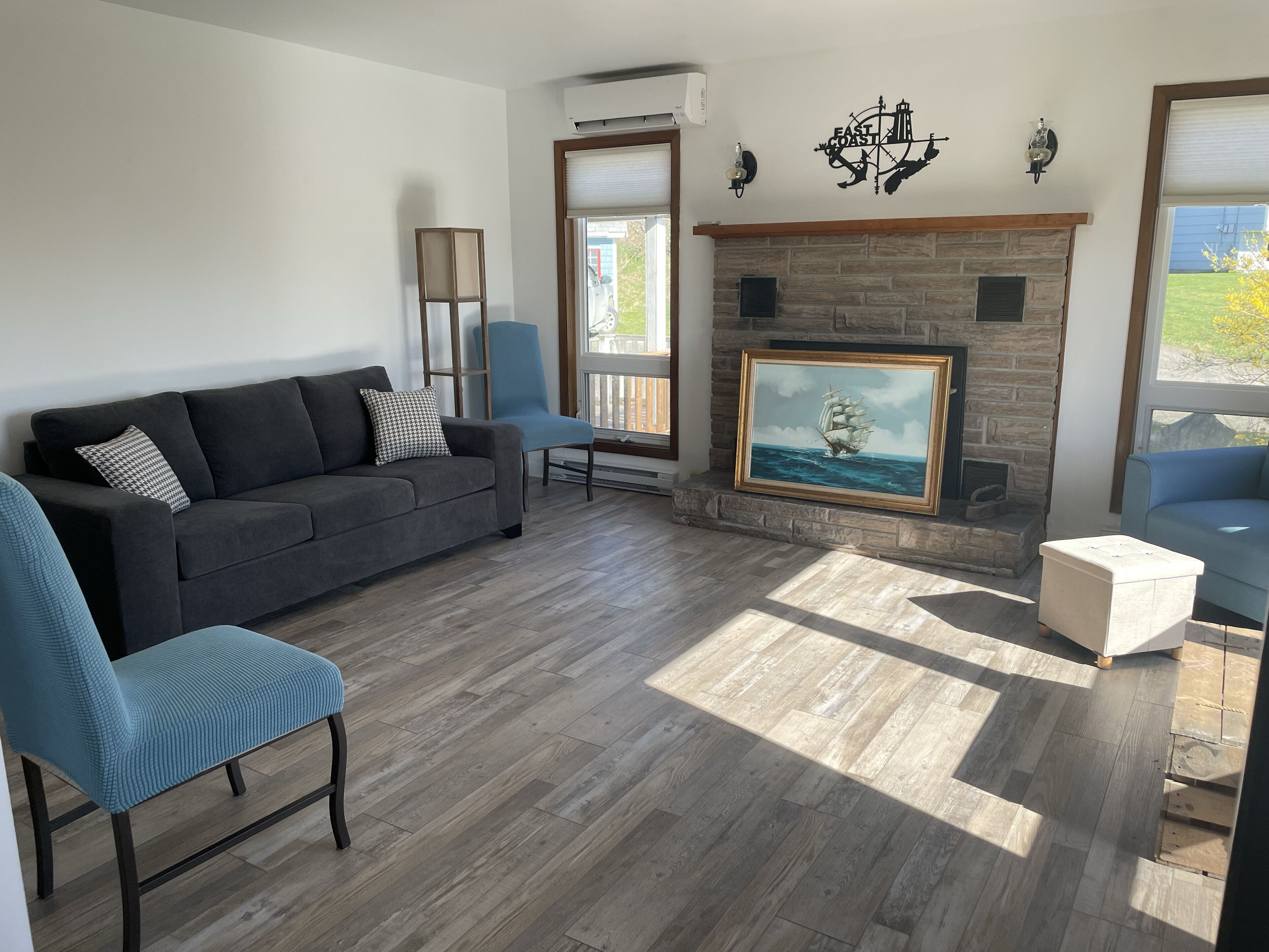 Newly Renovated 4 Bedroom 2 Bathroom Beachhouse Close to Mavillette Beach