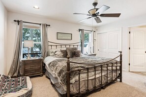 4 bedrooms, individually decorated, individually furnished, free WiFi - Graham Slam Cabin (Shaver Lake)