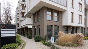 Un immeuble d’appartements moderne, sur lequel on peut lire une inscription indiquant qu’il s’agit d’une résidence étudiante.
