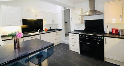 Remarkable 3-bed House in Bath