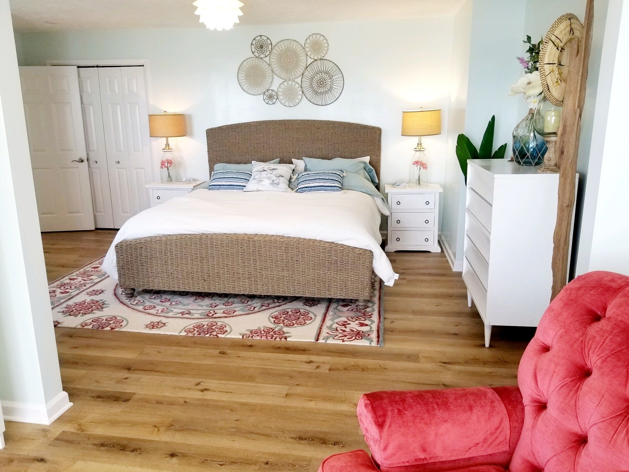 Lakefront Oasis Retreat Private Beach-Hot Tub-Pet Friendly-3 Bd/2 B-King Suite