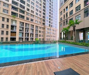 Pool - Nha Uyen Service Apartment Saigon Royal (Ho Chi Minh City)