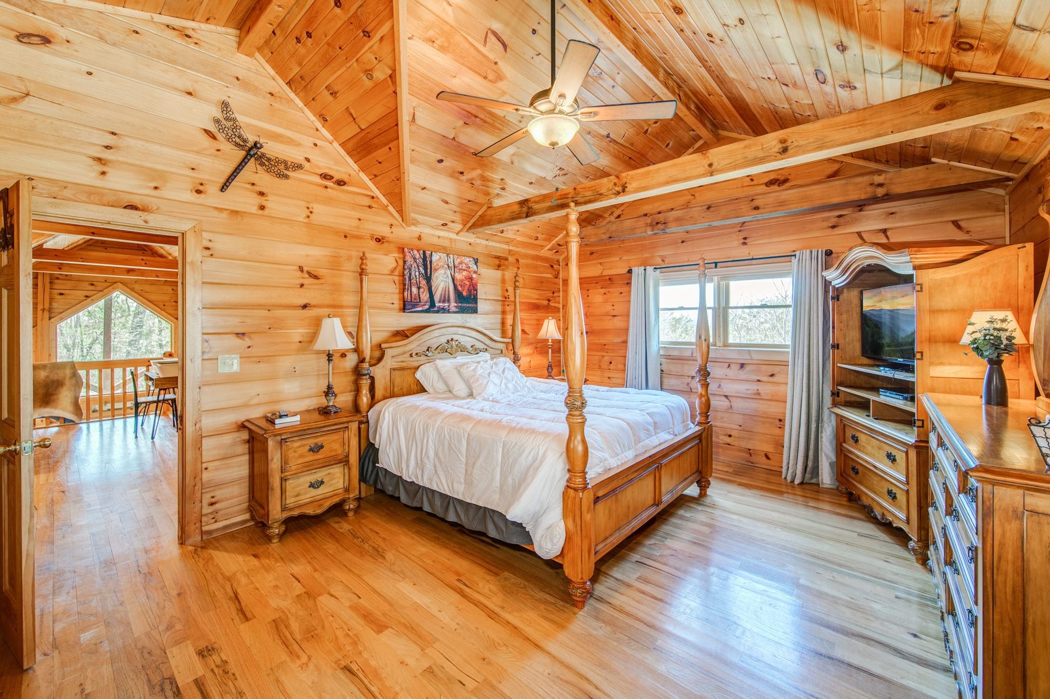 Cabin, Multiple Beds, Hot Tub | 3 bedrooms, individually decorated, individually furnished, free WiFi