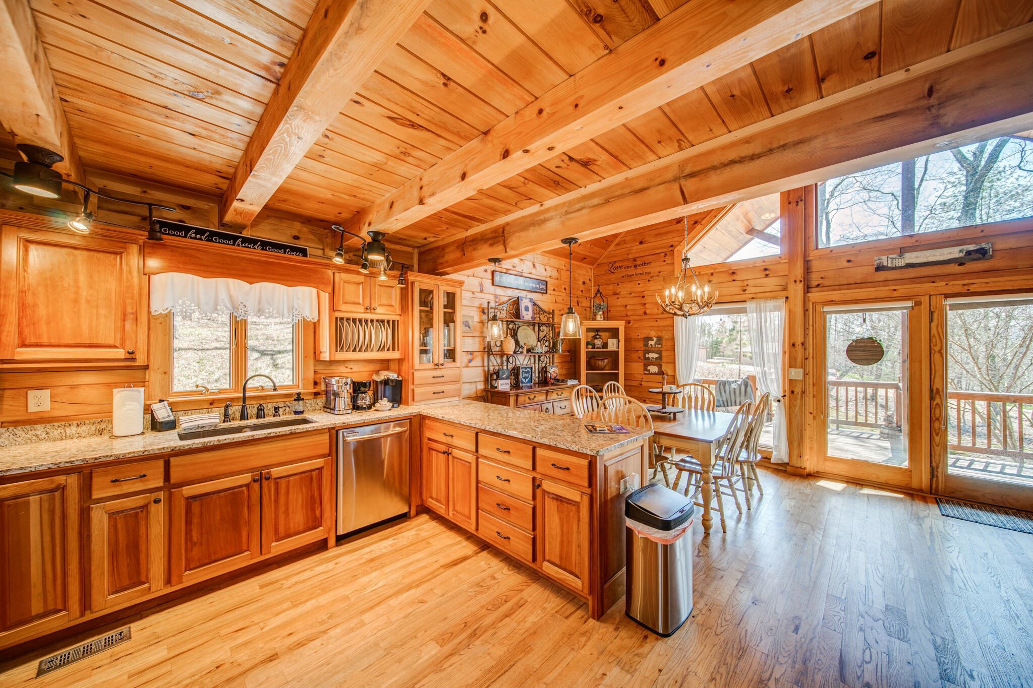 Cabin, Multiple Beds, Hot Tub | Private kitchen | Fridge, microwave, oven, stovetop