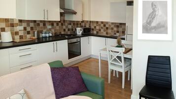 Apartment, Multiple Beds | Private kitchen