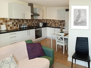 Apartment, Multiple Beds | Private kitchen - Charming 2-bed Apartment in Birmingham (Birmingham)