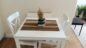 Apartment, Multiple Beds | Dining