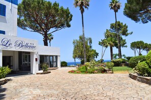 Front of property - Hotel Le Bellevue (Saint-Florent)