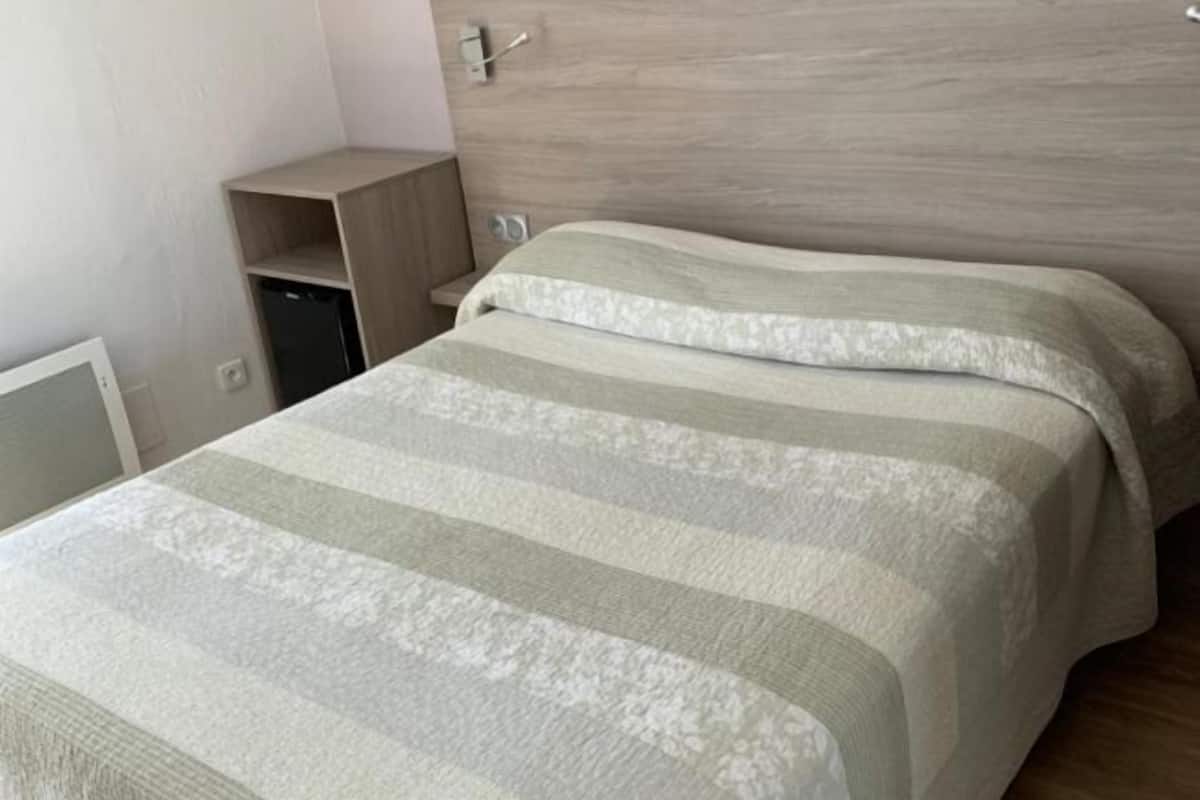 1 bedroom, in-room safe, desk, soundproofing