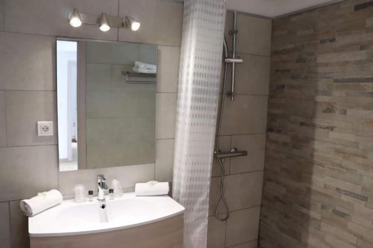 Bathroom | Hair dryer, towels