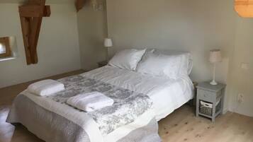 2 chambres, lit parapluie, Wi-Fi gratuit, draps fournis