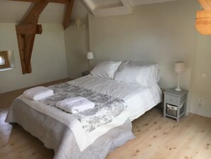 2 habitaciones, cuna de viaje, wifi gratis y ropa de cama 