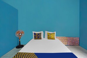 Laptop workspace, free WiFi, bed sheets