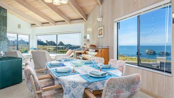 House, Multiple Beds, Fireplace, Ocean View | Dining