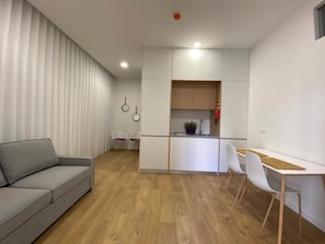 Living area - Trindade Cozy Studio (Porto)