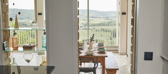 Maison Architecte Située sur les Hauteurs D'un Charmant Village Médiéval du LOT