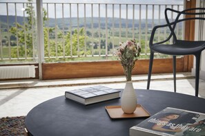 Interior - Maison Architecte Située sur les Hauteurs D'un Charmant Village Médiéval du LOT (Puy-l'Évêque)