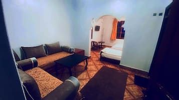 Blackout curtains, soundproofing, free WiFi