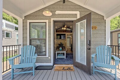 2 Bedroom Tiny Home near Lake Burton, Georgia in the Blue Ridge Mountains