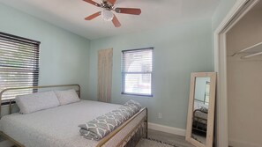 2 bedrooms, desk, iron/ironing board, free WiFi