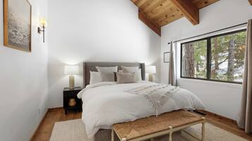 3 bedrooms, individually decorated, individually furnished, desk