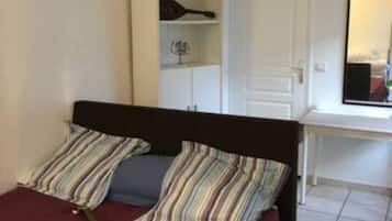 1 chambre, bureau, fer et planche à repasser, Wi-Fi gratuit