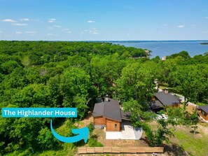Exterior - Private Hot tub, 1mi to Shangri La, next to Battlefield Par 3, & Walk to Lake (Afton)