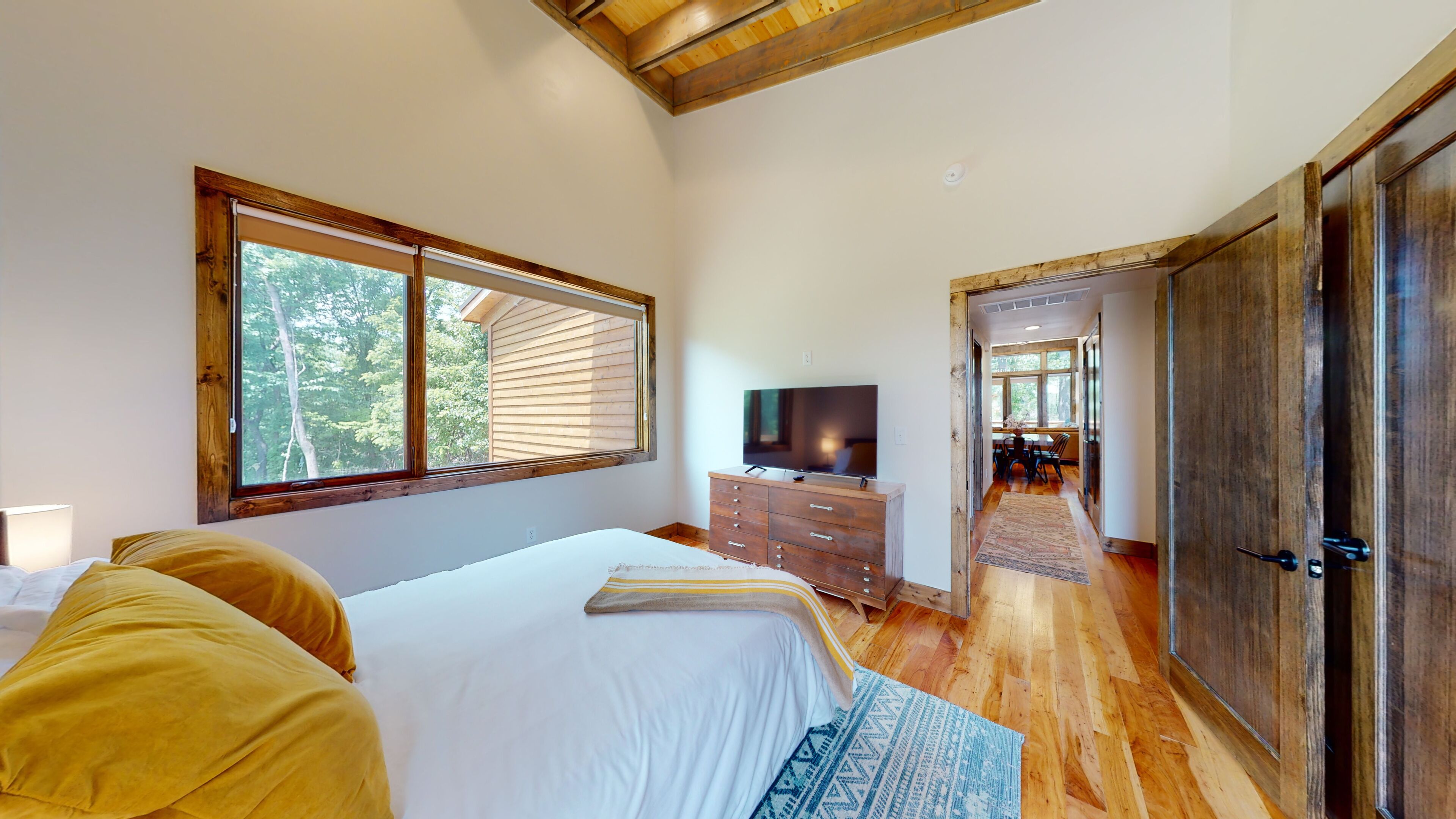 3 bedrooms, iron/ironing board, travel cot, free WiFi