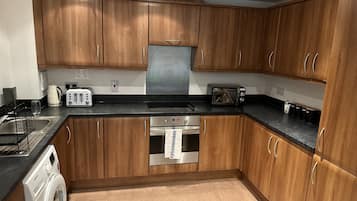 Apartment | Dapur peribadi | Peti sejuk, ketuhar gelombang mikro, ketuhar, dapur