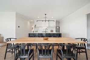 Dining - Solkis - Walk to Town, Next to Golf Course (Dunsborough)