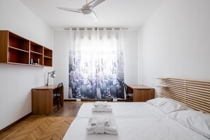 3 habitaciones, escritorio, tabla de planchar con plancha y wifi gratis 