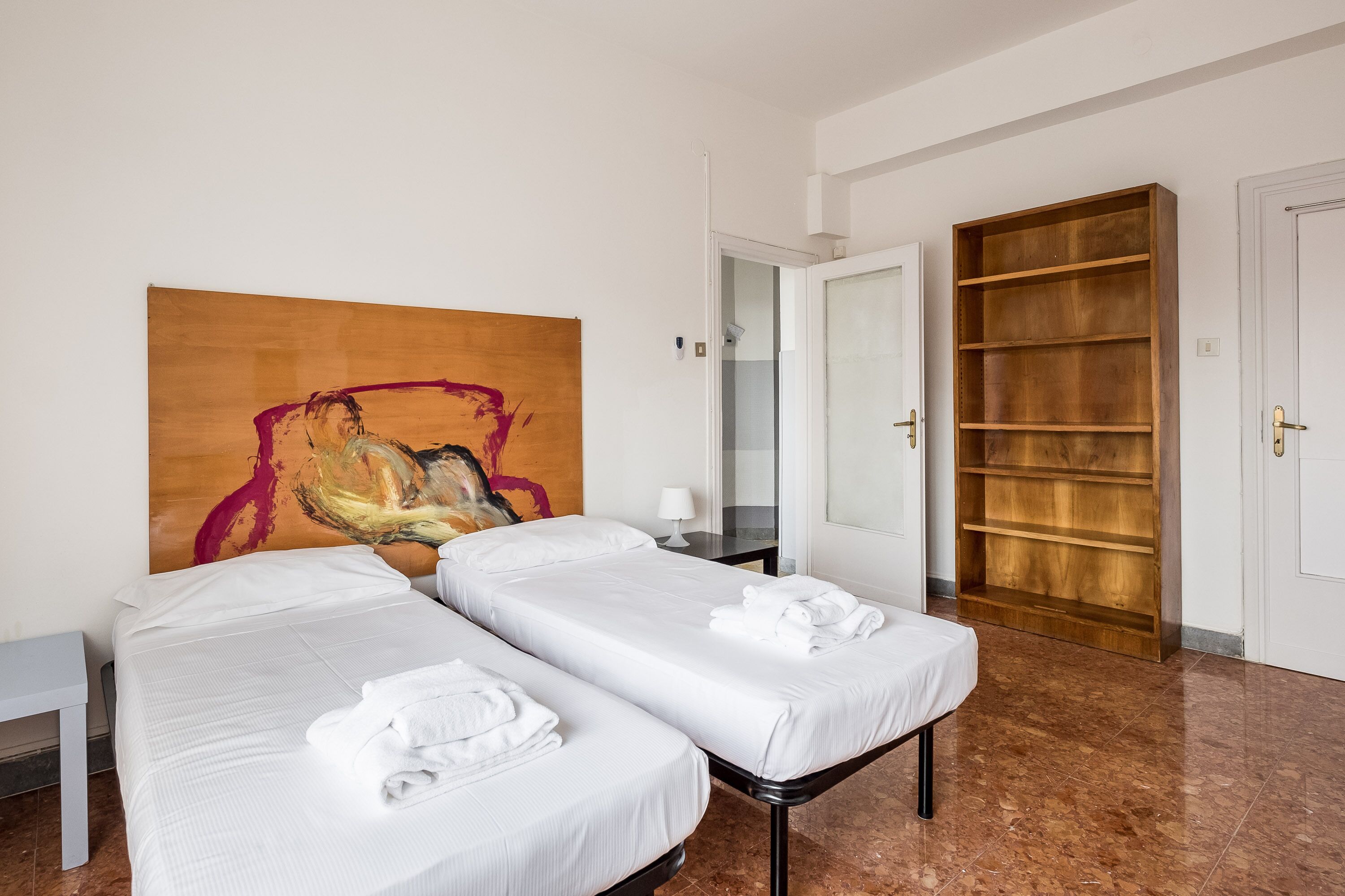 3 bedrooms, desk, iron/ironing board, free WiFi