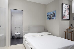 1 bedroom, laptop workspace, free WiFi, bed sheets