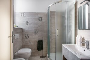 Apartment | Bathroom - Casa Rorro' nei pressi di Via Roma by Wonderful Italy (Palermo)