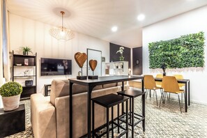 Appartement, 1 chambre | Salle à manger