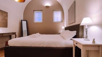 Apartment | 2 bedrooms, desk, laptop workspace, cribs/infant beds