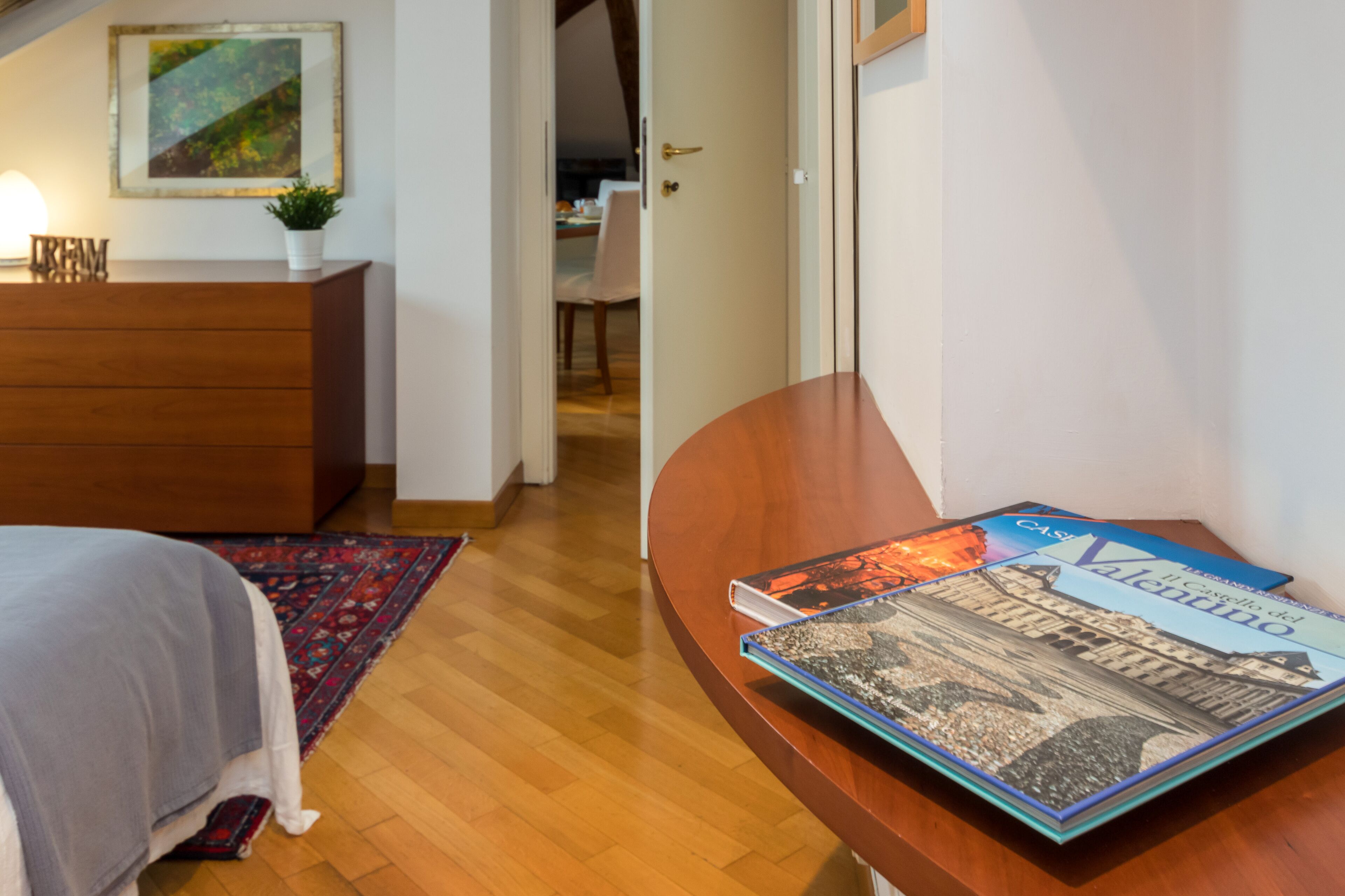 Loft, 1 camera da letto | Area soggiorno | TV 35 pollici con canali digitali