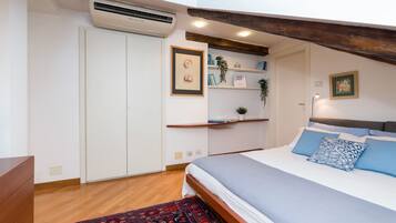 Loft, 1 kamar tidur | 1 kamar tidur, setrika/meja setrika, Wi-Fi gratis, dan seprai linen