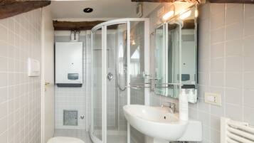 Loft, 1 Schlafzimmer | Badezimmer | Dusche, kostenlose Toilettenartikel, Haartrockner, Bidet