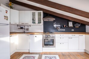 아파트, 침실 2개 | 전용 주방 | 대용량 냉장고, 전자레인지, 오븐, 쿡탑